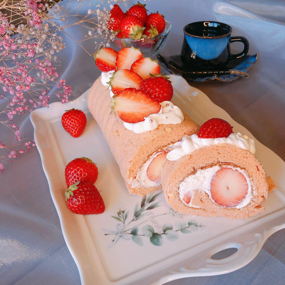 いちご舞いロールケーキ