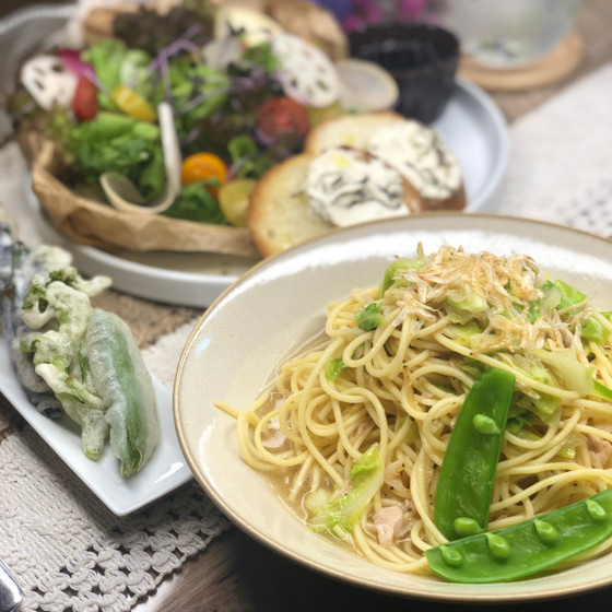 春パスタ。春キャベツに干しエビとツナの和風スープ仕立て