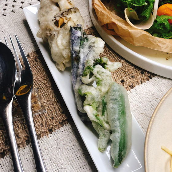 フリッター。季節の野菜にて。
