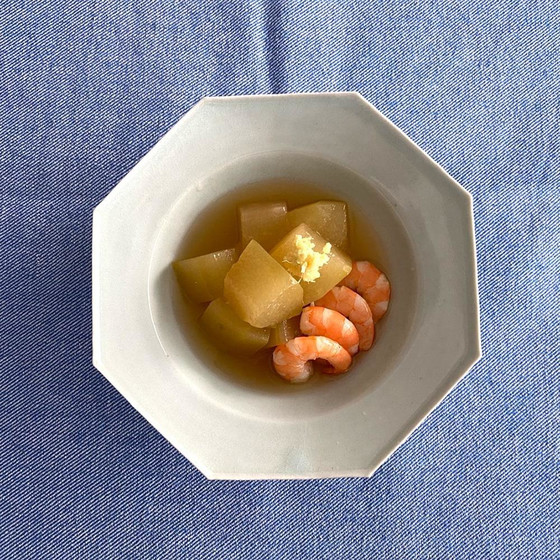 9月は和食を。さっぱり美味しい冬瓜は海老と一緒に煮物にしましょう。