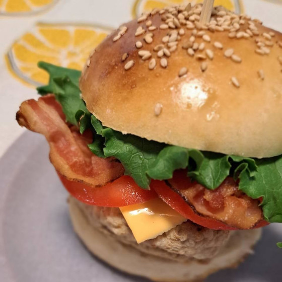 ハンバーガーバンズ、バーガー、かぼちゃのスープ、フール