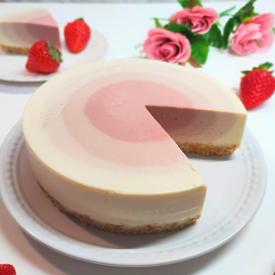 いちごグラデーションレアチーズケーキ