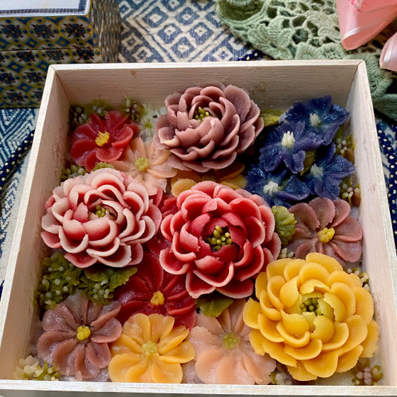 PYONA an bouquet
