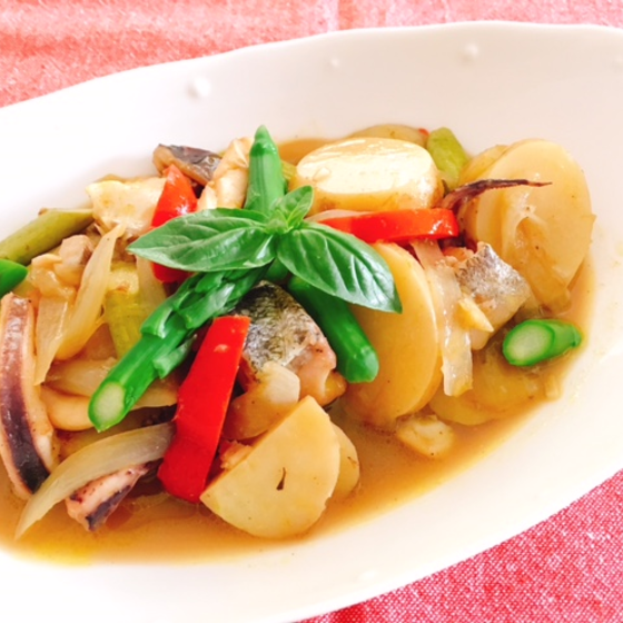 魚介とポテトのカレーマリネ・ハーブ蒸鶏・キャロットラペ他