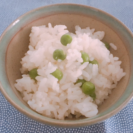 豆ご飯・新玉ねぎ丸ごとスープ・そら豆の素焼き・大葉とアボカドの春巻き・白玉ココナッツ小豆