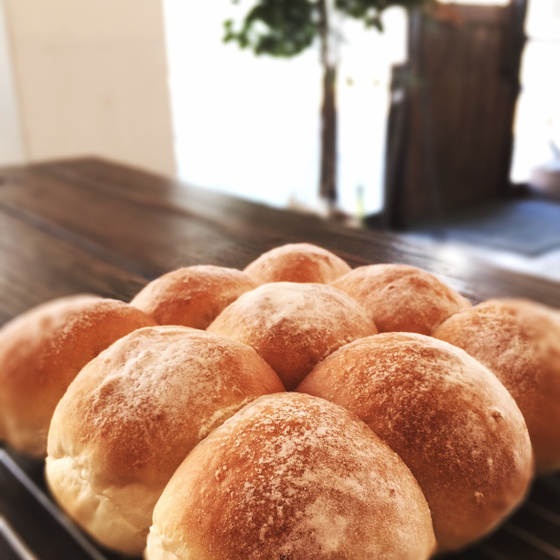 5月－塩こうじのちぎりパン