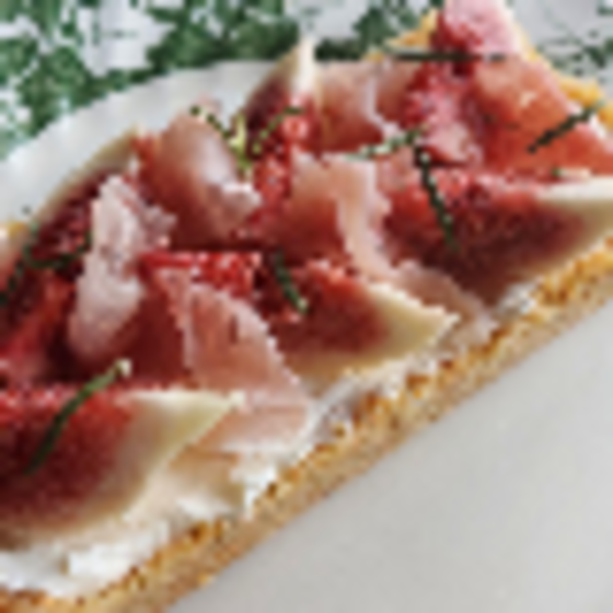 イチジクと生ハムのチーズケーキ