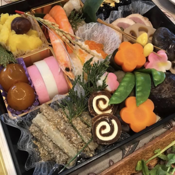おせち料理 ～伊達巻 ＆ パイナップル風味の芋きんとん～