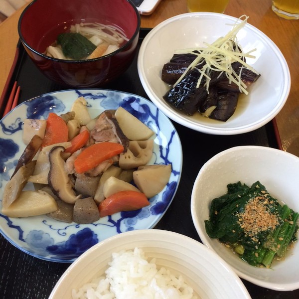 お出汁のレッスンです。たまには一番出しをとってみませんか。