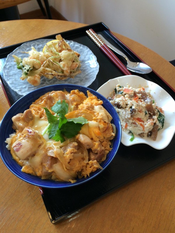 割り下を作っておけば、とろっと卵の親子丼ができちゃいます。