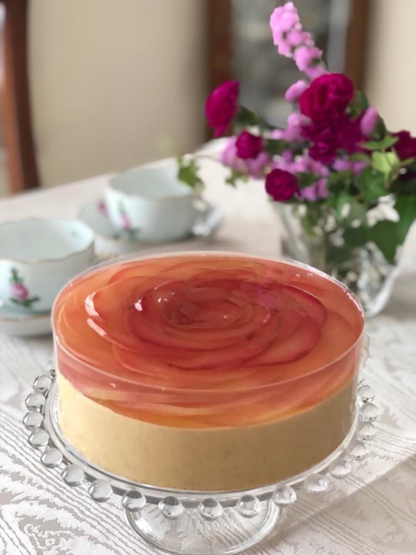 アップルローズのキャラメルムースケーキ