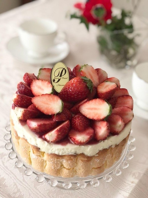 イチゴとマスカルポーネのケーキ