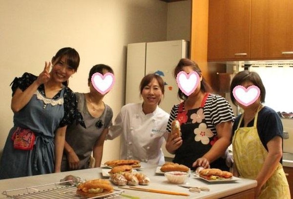 食事パンでサンドイッチ