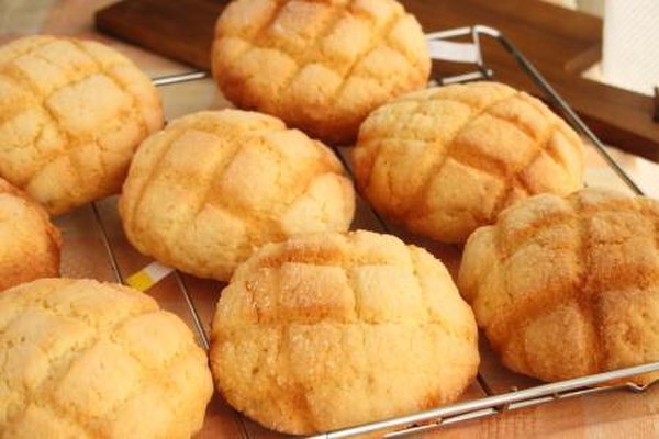 サクサクのクッキー生地から作るメロンパンです。