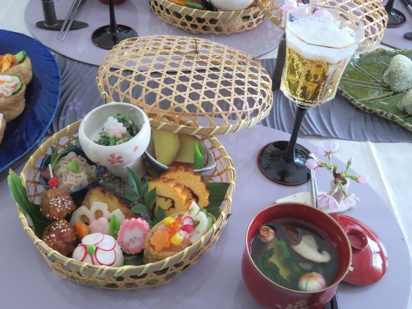 Ｒ7・3月　春のお花見弁当♪