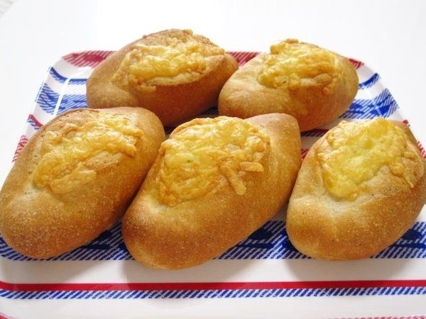 リーン生地にチーズたっぷりのフロマージュ。