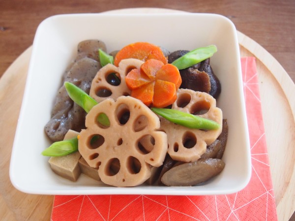 子どもと一緒に食べられるおせち料理をご一緒に。