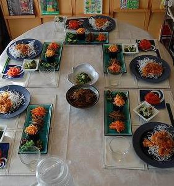 作ったものはみんなでお喋りしながら試食します