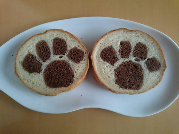 デコ食パン
肉球
