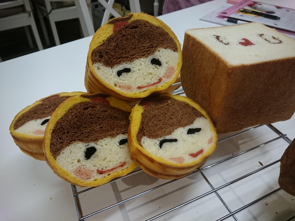 デコ食パン
のぶちゃん