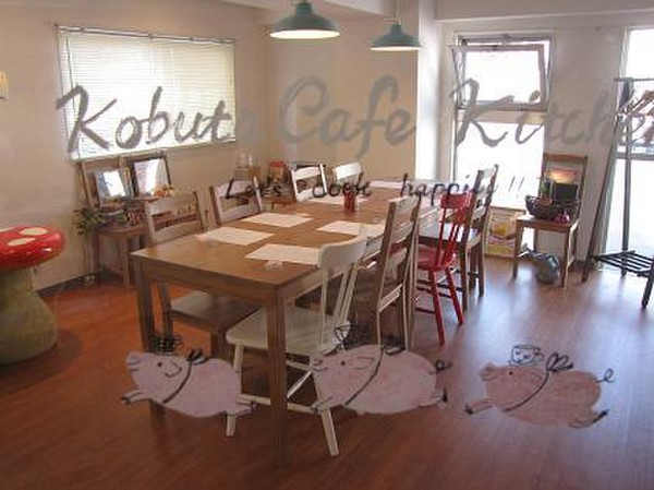 会場はカフェ風のインテリアで可愛いスタジオです