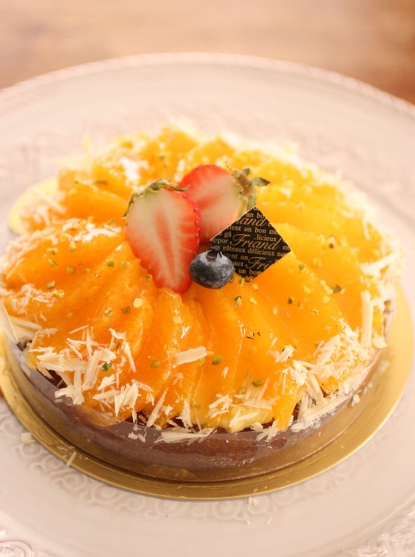 通常クラスのメインのオレンジのケーキ