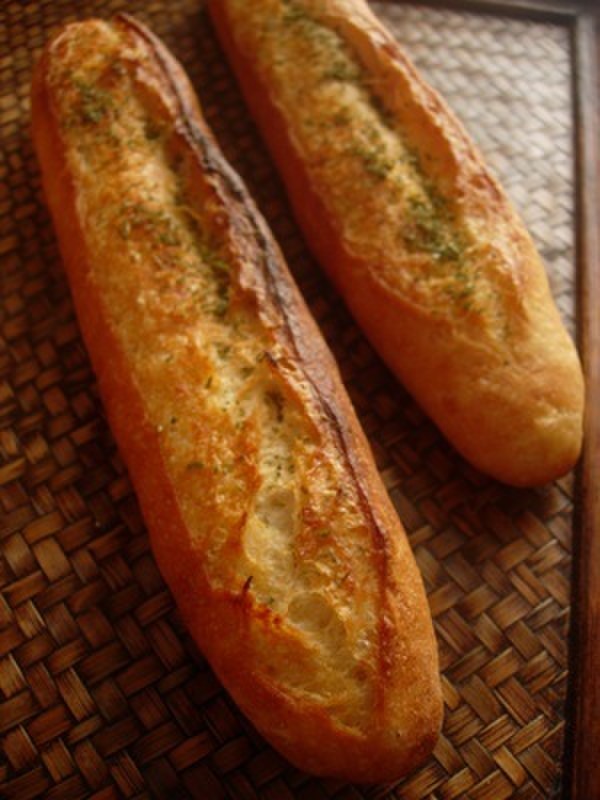 こちらも11月レッスンメニューのガーリックフランスです。