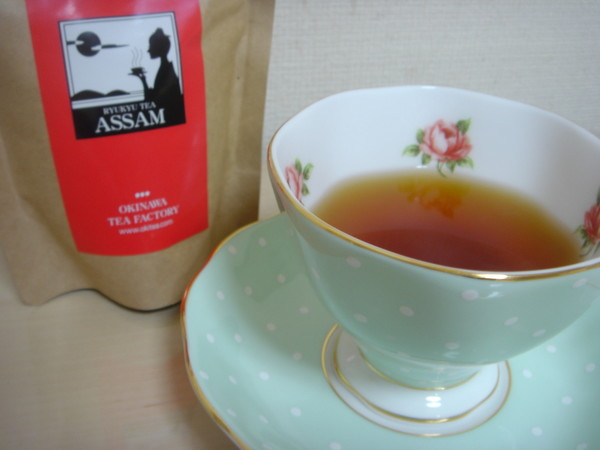国産紅茶なども、試飲しながら勉強します。