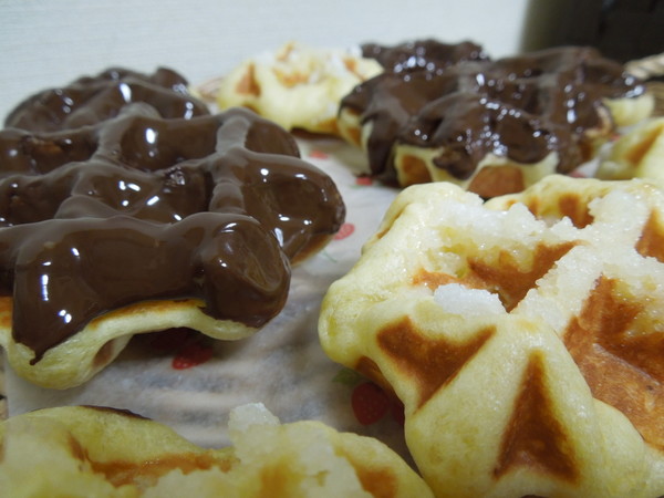 紅茶とお菓子のレッスンでのワッフルです。
2種類のワッフル