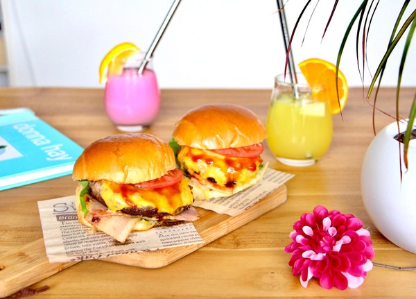 手ごねハンバーガー親子クッキング一例