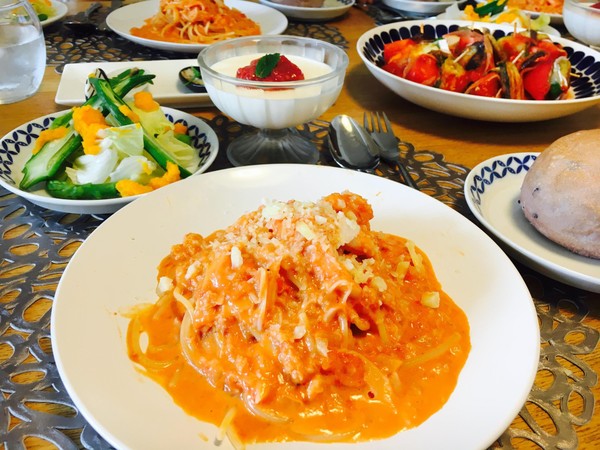 贅沢ズワイガニのトマトクリームパスタ