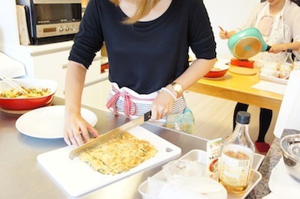 基本料理は全てのお料理をお作りいただきます♪皆さん真剣です♪