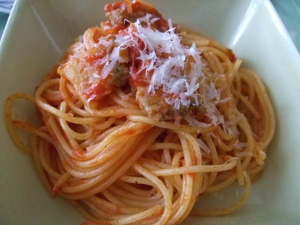 サイドメニュー酵母たまねぎ使用自家製パンチェッタのパスタ