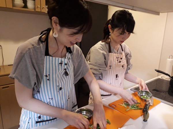 調理実習中です。