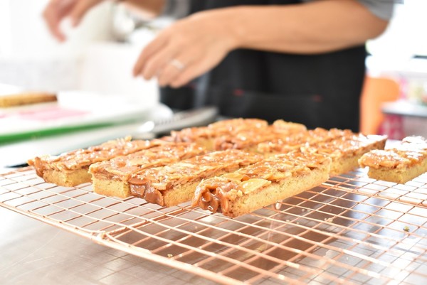 2019.10.23フロランタンのカット作業です