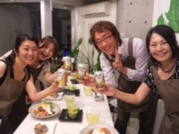 大人会。皆様単独参加でしたが試食時にはこーんなに仲良しに♡