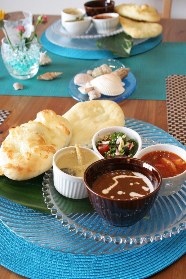 ナンレッスンは３種類のカレーで試食