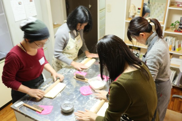 折り込み作業中！