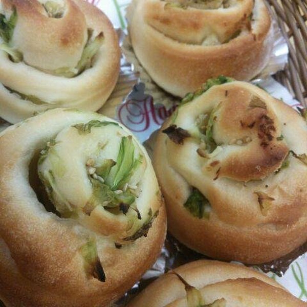 キャベツパン、野菜をタップリと！！