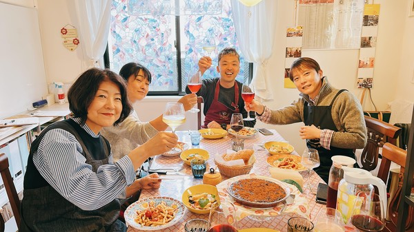 イタリア料理とワインがあると、お喋りが弾みます！