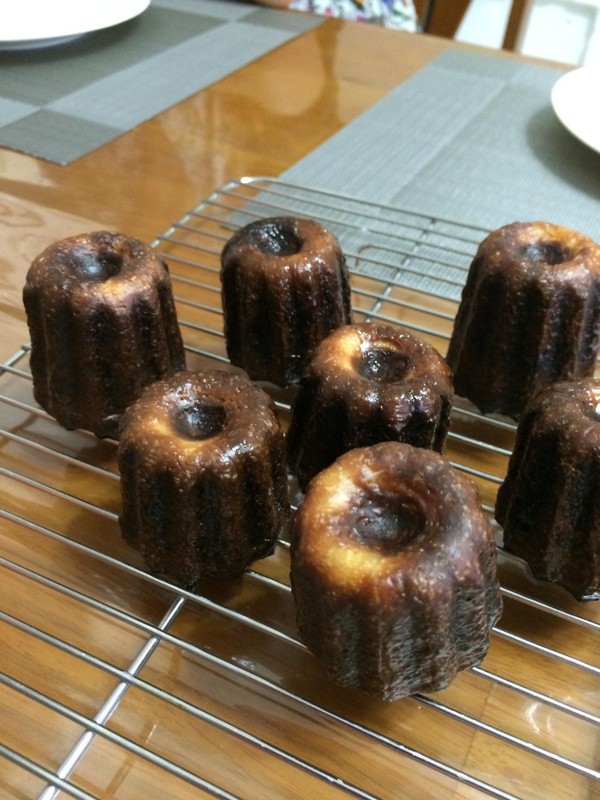 カヌレも手作りで、簡単に作れます
