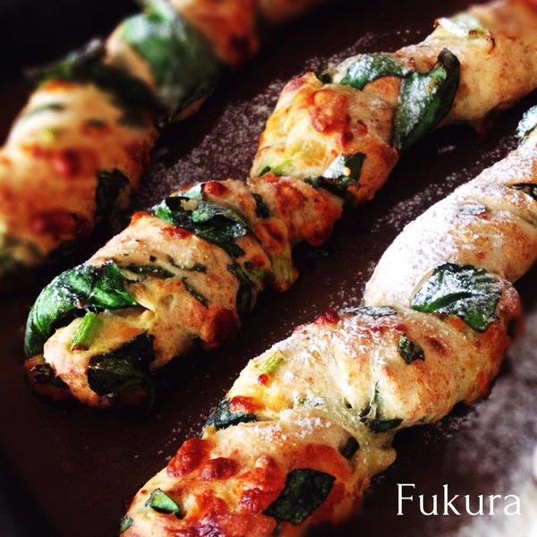 ホウレン草チーズのバトン♪初心者さんでもとっても簡単♪