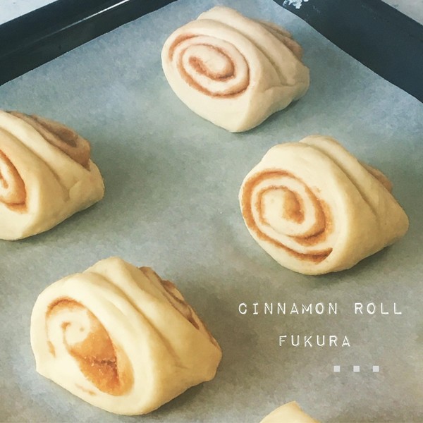 北欧シナモンロールの成形です♪