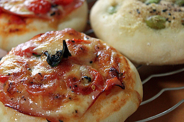 ９月は大人フォカッチャとあまいシナモンロールを焼きましょう
