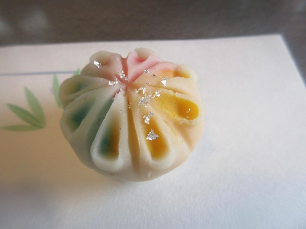 親子教室で作る練り切り花火です