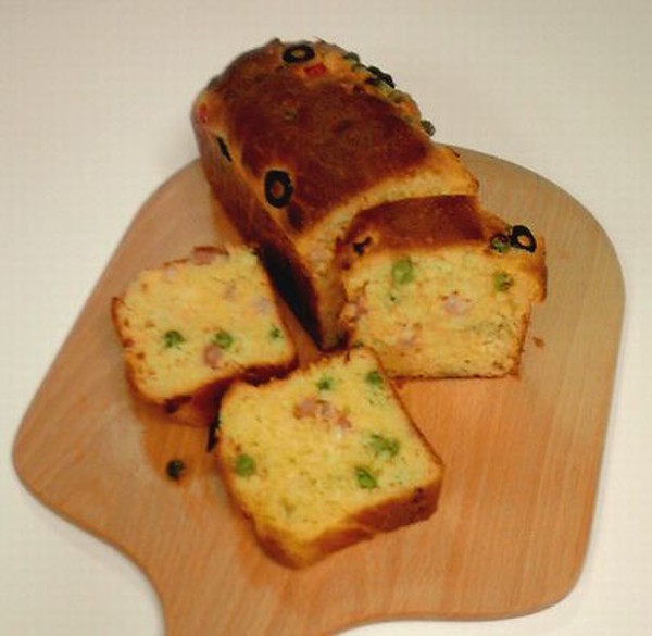 イーストで作るケークサレ♪
