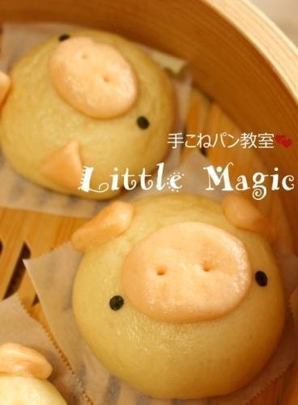 セイロでホカホカ蒸しパンも♪可愛いこぶたの豚まん♪