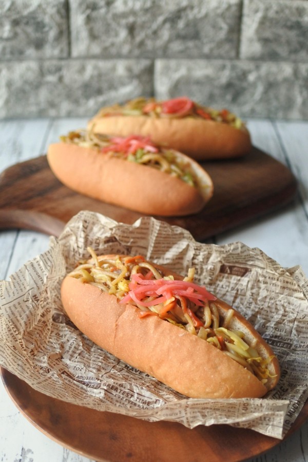6月サブメニュー：焼きそばパン