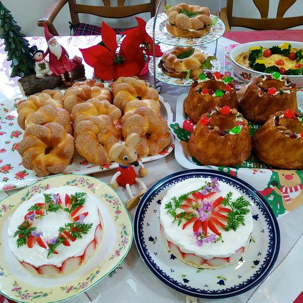 クリスマス！パンもケーキも手作りで。
