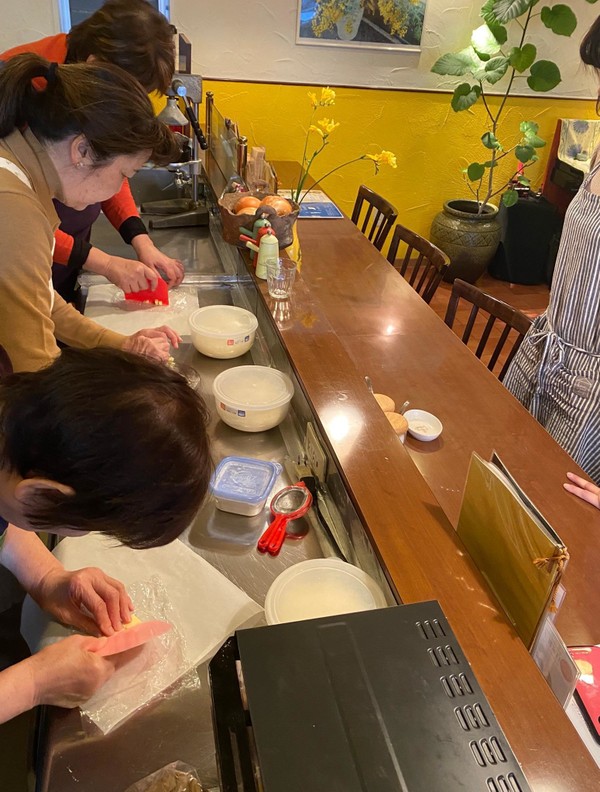 レッスンは、カフェの定休日に開催しています。